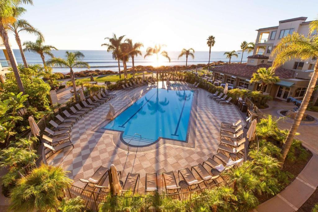 Dolphin Bay Resort And Spa Пизмоу Бийч Екстериор снимка